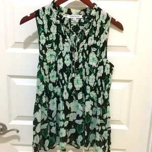 Rose+Olive Sleeveless, Flattering top Sz S NWOT